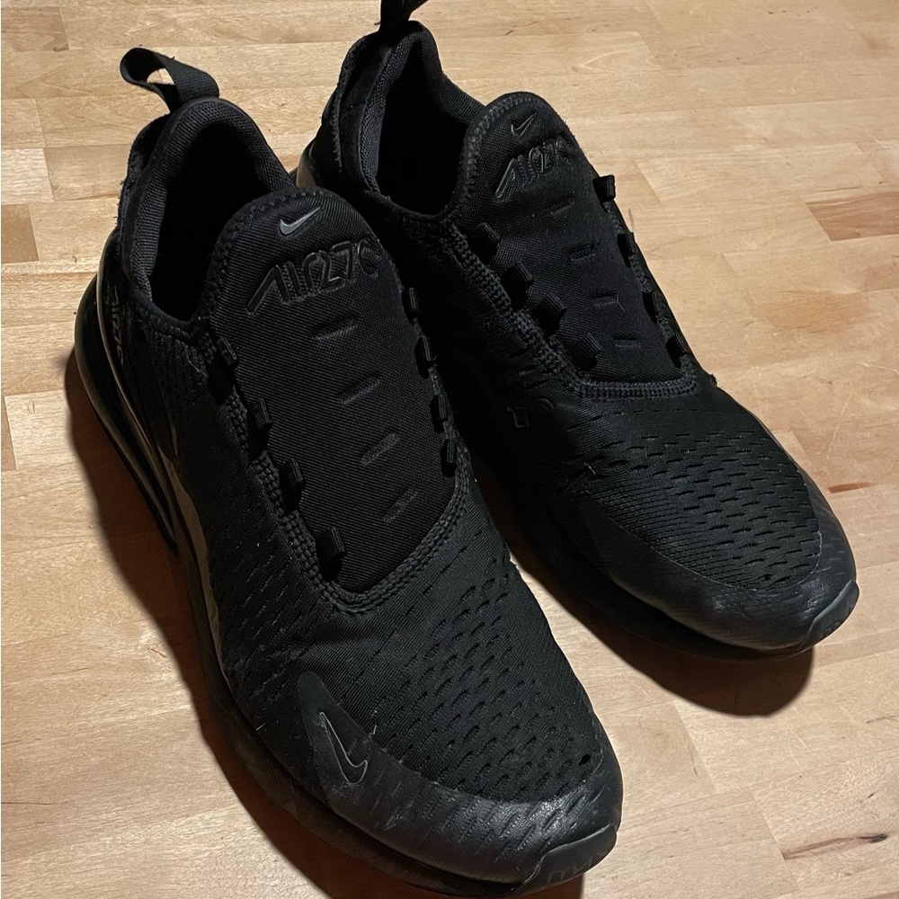 Men’s Nike Air Max 270s black size 12